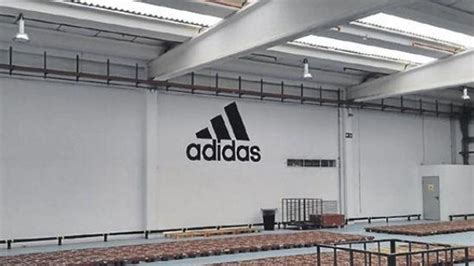 Horario de apertura para ADIDAS ESPAÑA S.A. en Caspe.